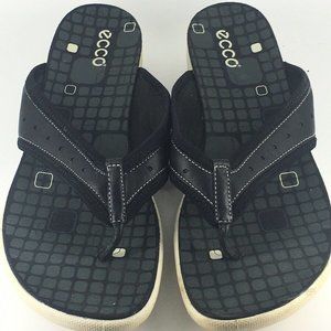 Ecco Black Flip Flops